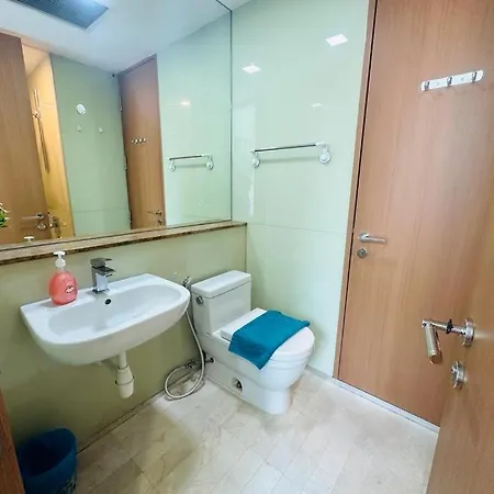 Lovely 2&3Bedrooms Condo Klcc And Kl Tower View Kuala Lumpur Exterior photo